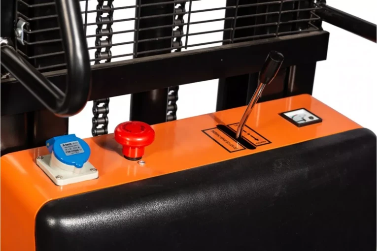 Штабелер электрический самоходный 1 т - 3,5 м Вилы: 1150 , Гелевая АКБ, CL1035J SIBLINE купить в Калининграде Штабелер электрический самоходный 1 т - 3,5 м Вилы: 1150 , Гелевая АКБ, CL1035J SIBLINE купить в Калининграде