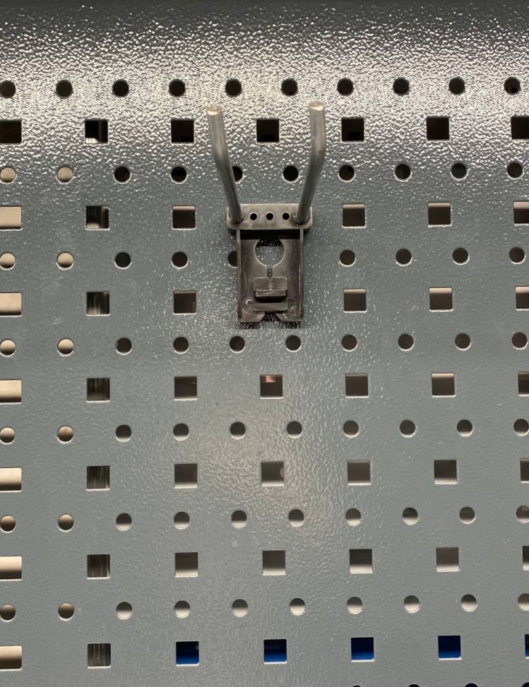 Крючок двойной 100 мм купить в Калининграде Крючок двойной 100 мм купить в Калининграде