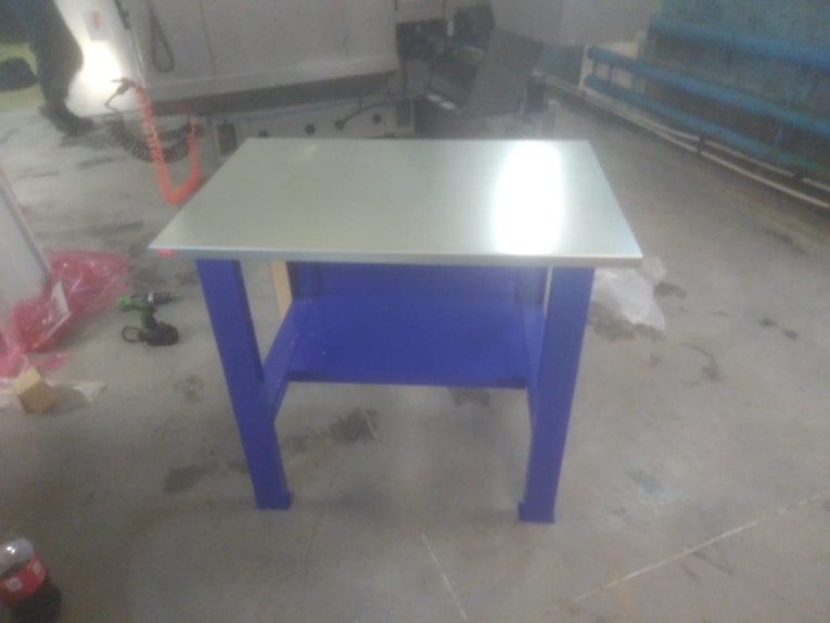 Верстак-стол бестумбовый ВП-1 купить в Калининграде Верстак-стол бестумбовый ВП-1 купить в Калининграде