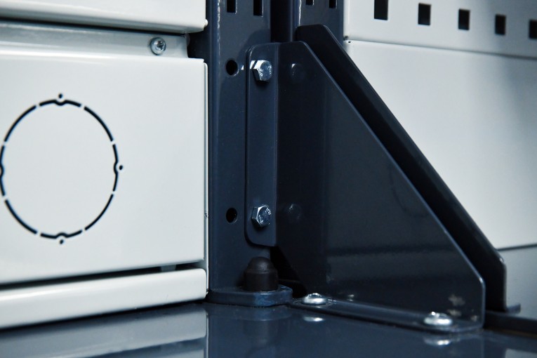 Верстак FBK 1551.16.3-1R купить в Калининграде