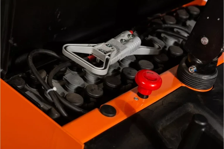 Штабелер электрический самоходный с платформой 2 т - 4,5 м Вилы: 1150 , АКБ Свинцово - кислотная, CL2045W SIBLINE купить в Калининграде Штабелер электрический самоходный с платформой 2 т - 4,5 м Вилы: 1150 , АКБ Свинцово - кислотная, CL2045W SIBLINE купить в Калининграде